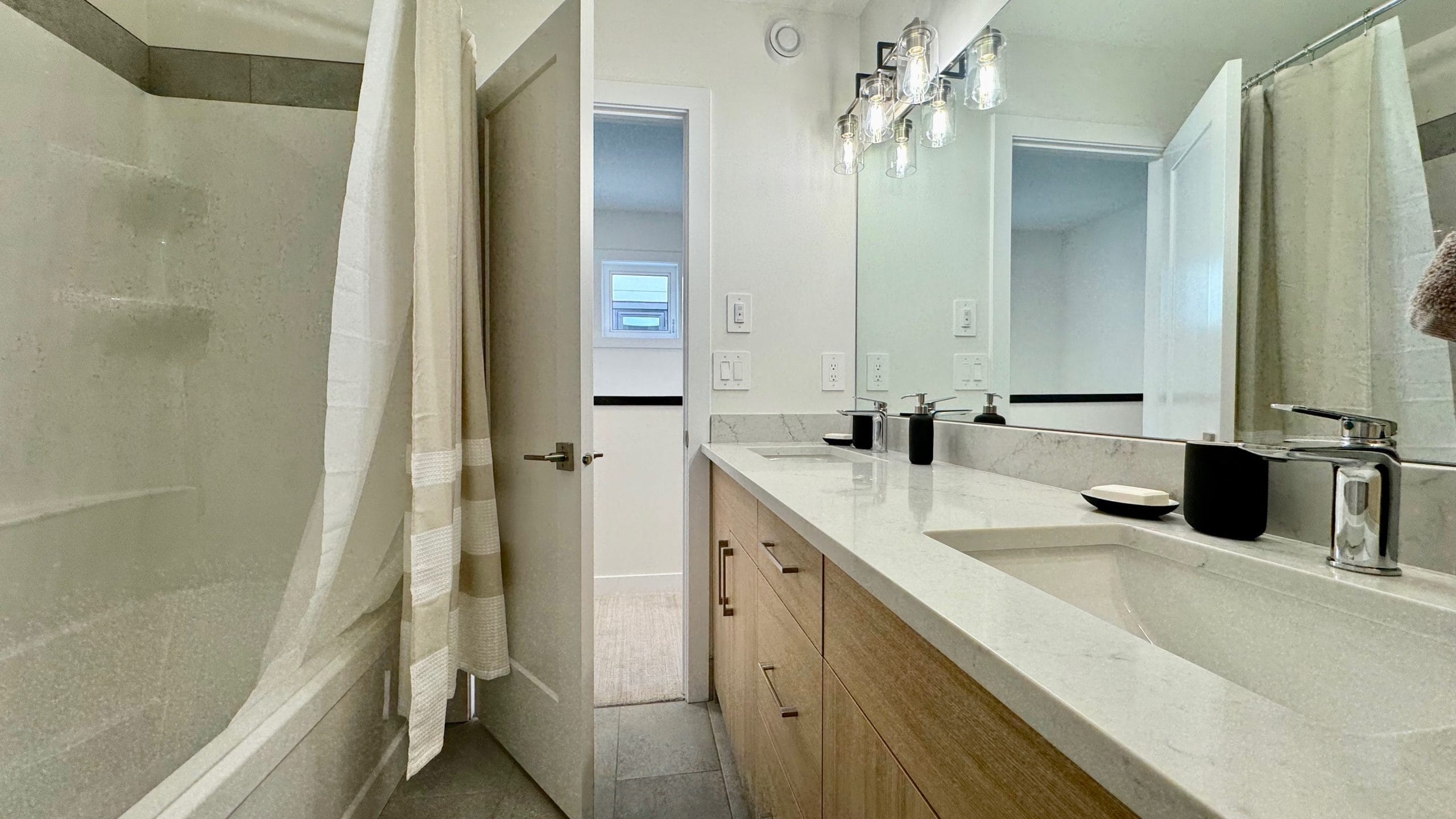 FS bathroom #2 Bedroom #2 with Queen, River Landing