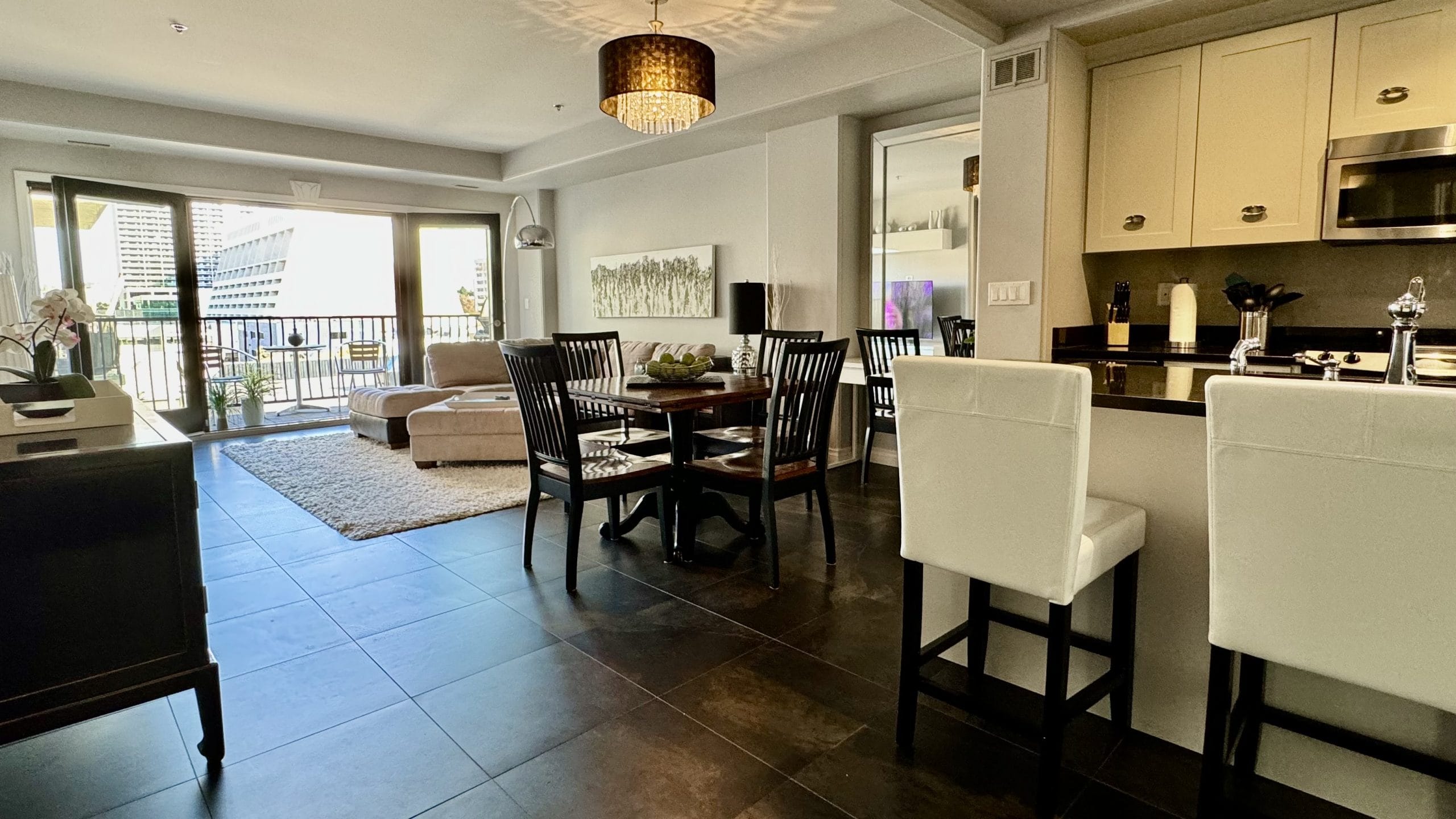 modern accent chairs and sofa, smart TV in 1-bedroom The Banks rental