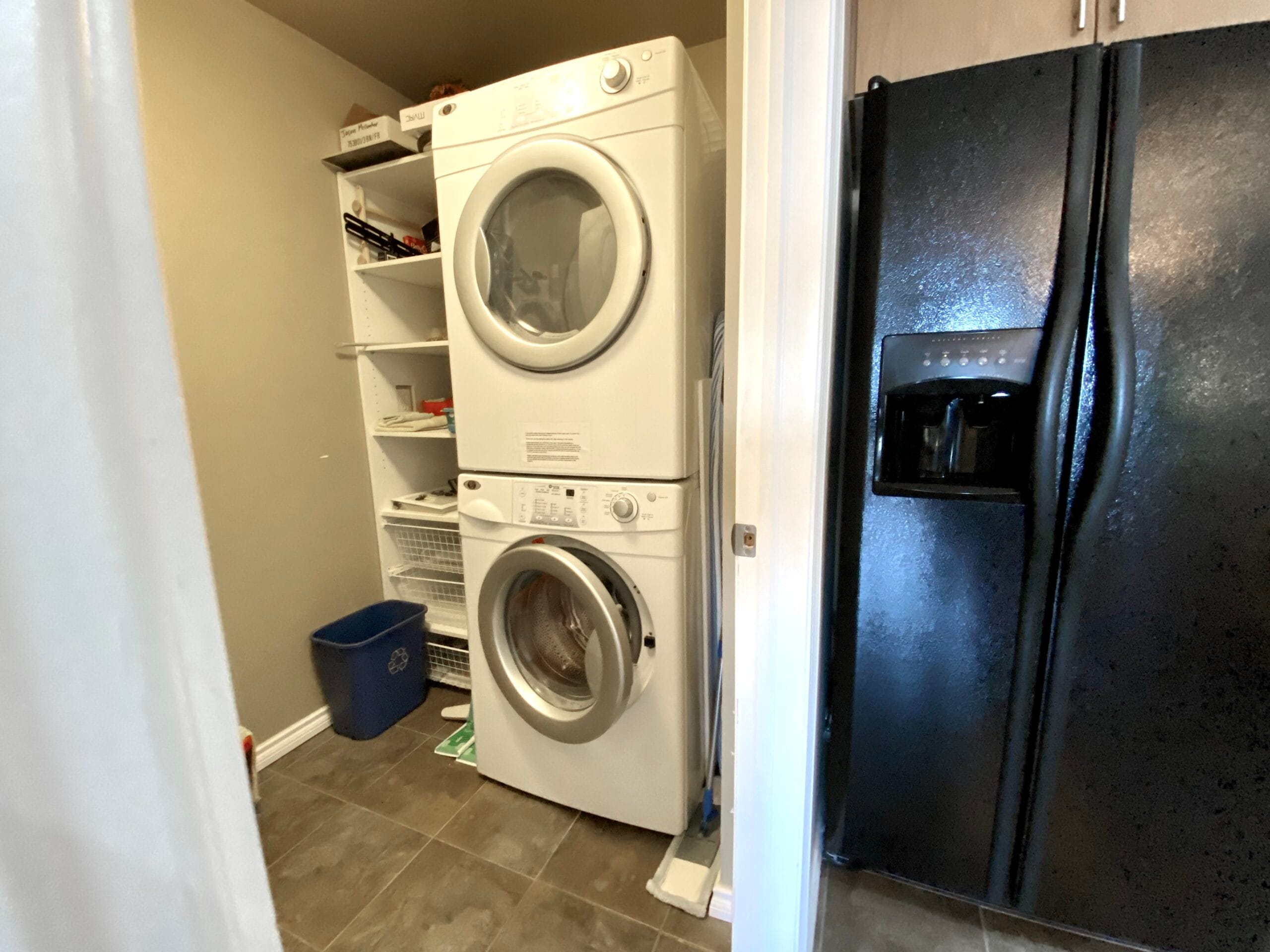 RF I In-suite laundry in 1-bedroom furnished extended stay rental suite in Saskatoon, SK